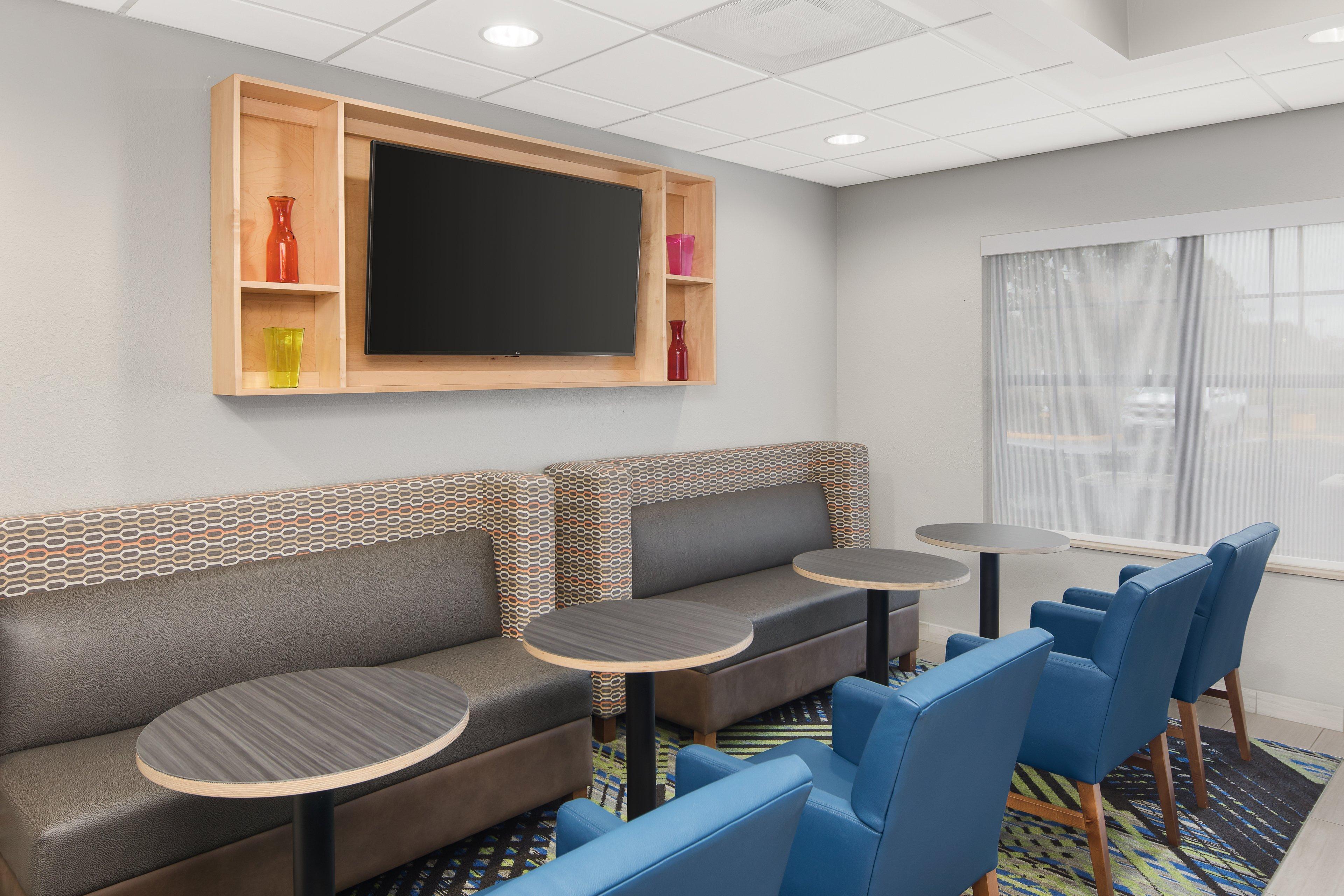 Holiday Inn Express Hotel & Suites Byron By Ihg Zewnętrze zdjęcie