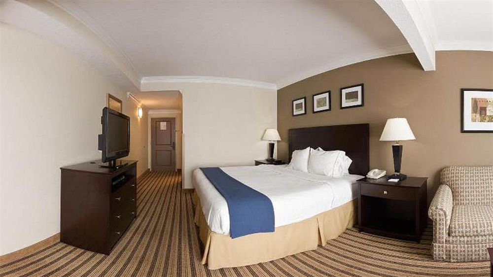 Holiday Inn Express Hotel & Suites Byron By Ihg Zewnętrze zdjęcie