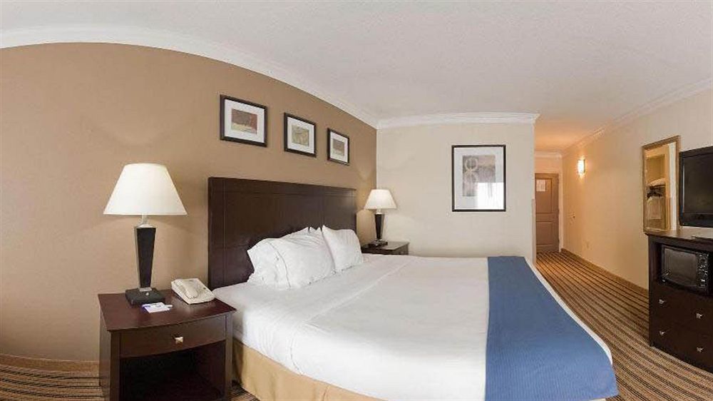 Holiday Inn Express Hotel & Suites Byron By Ihg Zewnętrze zdjęcie