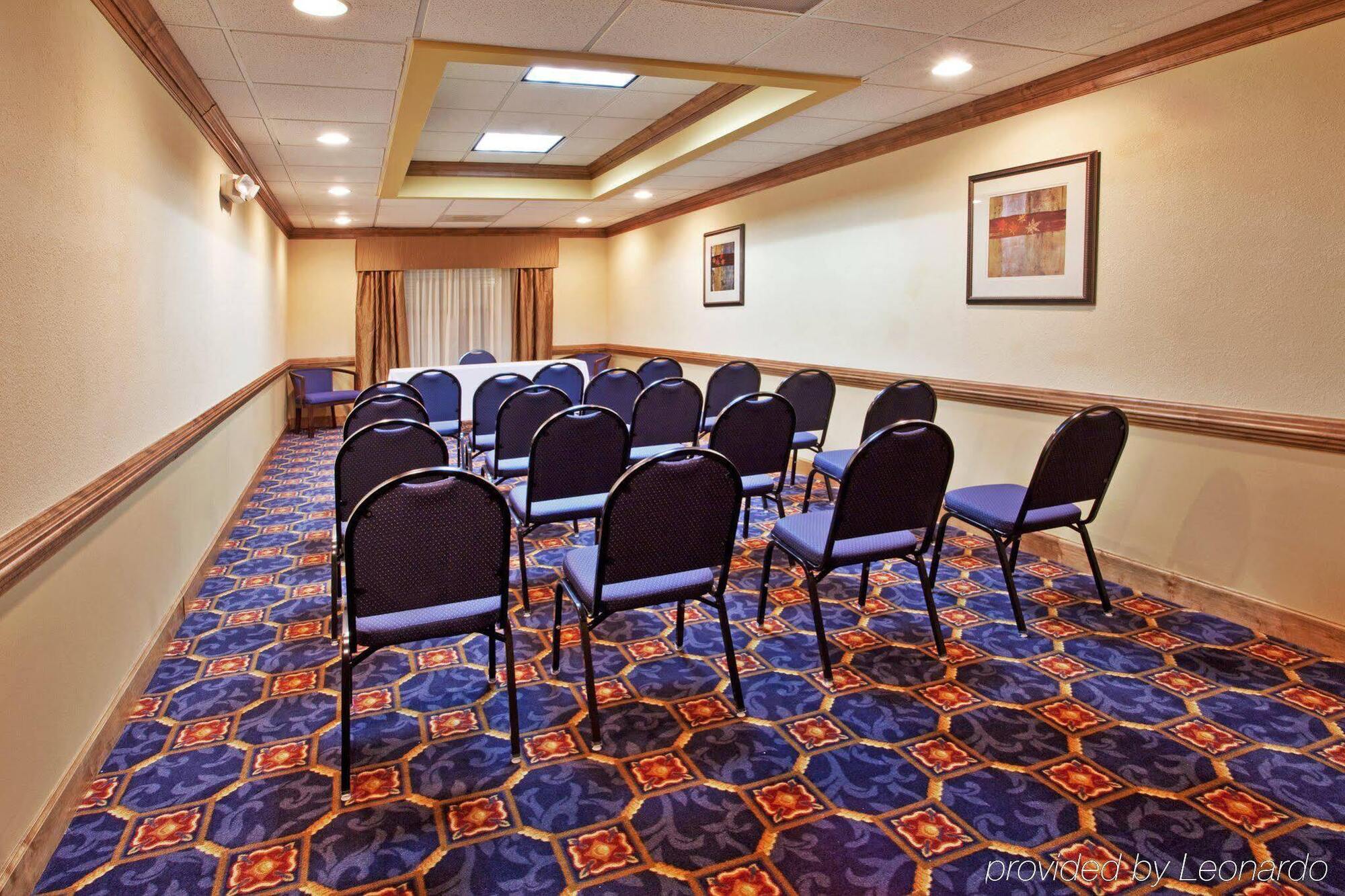 Holiday Inn Express Hotel & Suites Byron By Ihg Zewnętrze zdjęcie