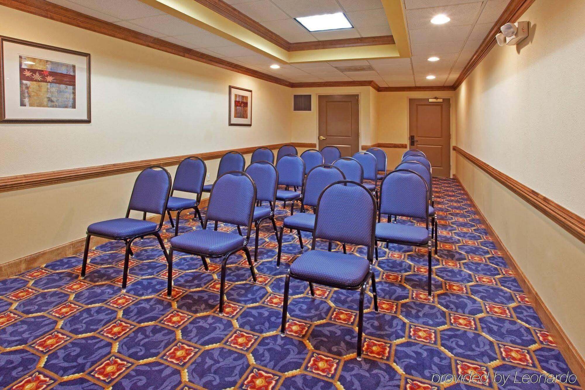 Holiday Inn Express Hotel & Suites Byron By Ihg Zewnętrze zdjęcie